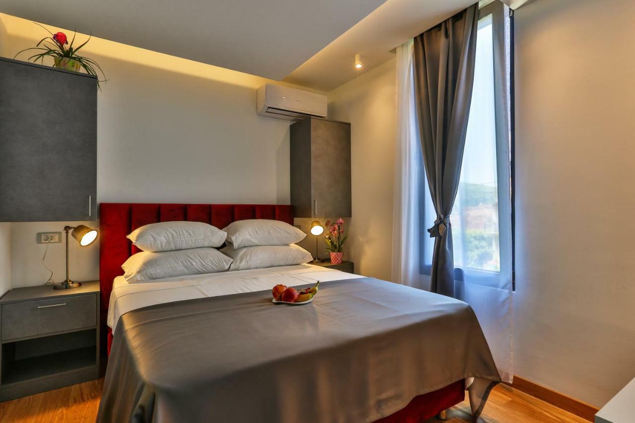 Deluxe Double Room small room