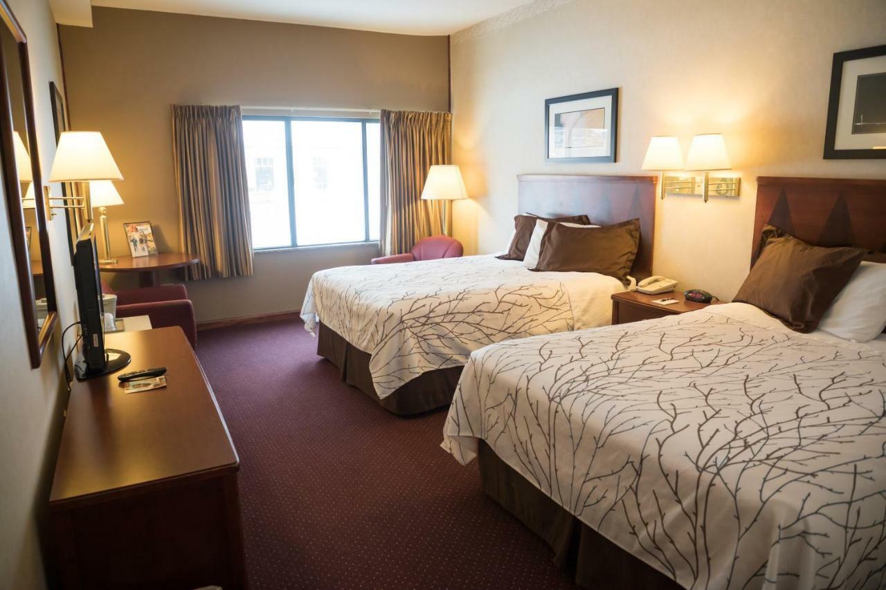 Queen Room with Two Queen Beds - Non-Smoking
