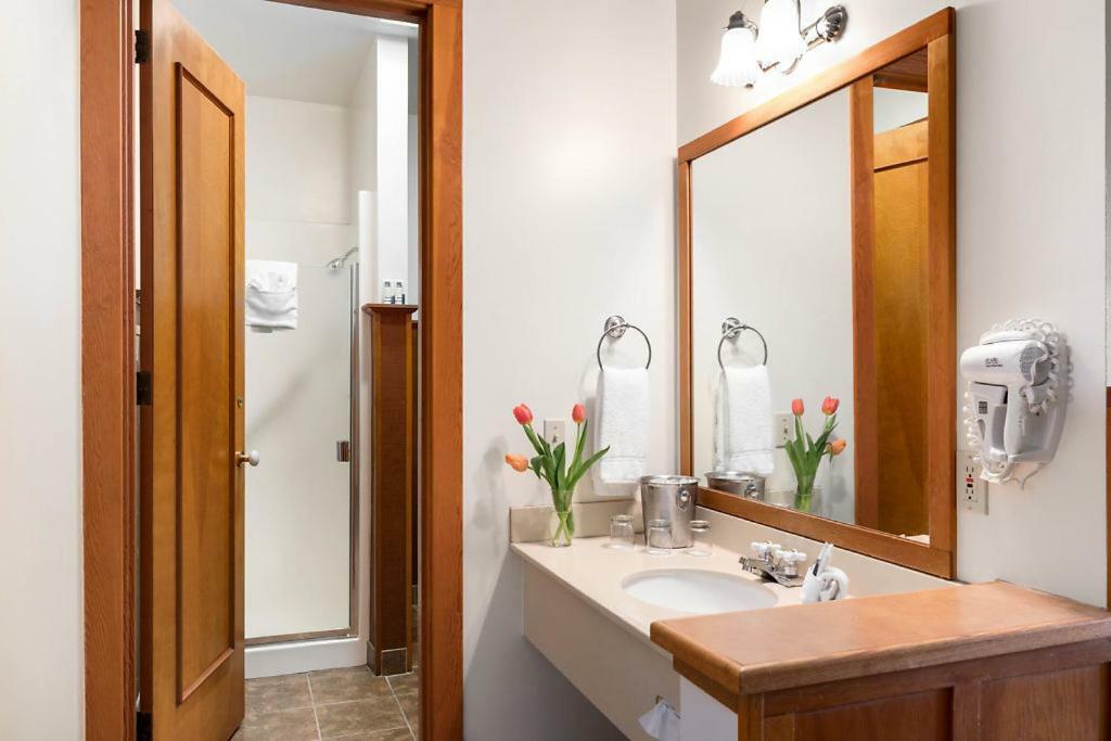 Double Queen Room