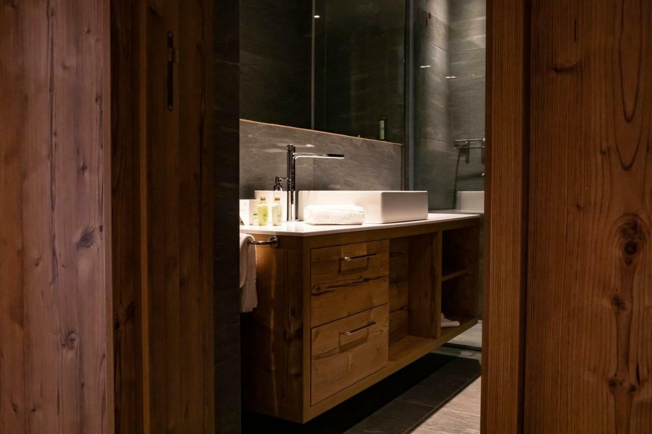 Suite with Balcony,1216176412:JPEG