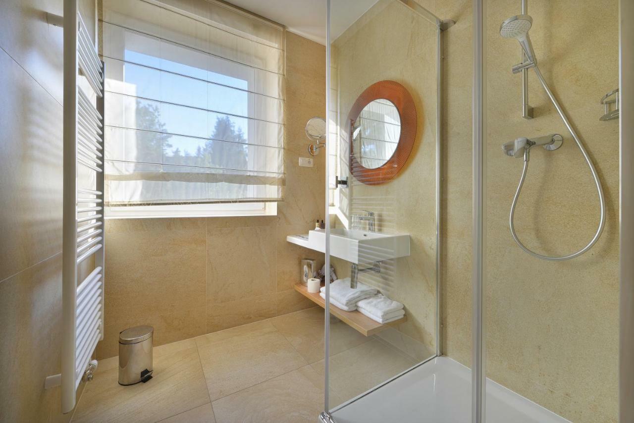 Double or Twin Room Hotel AVANA****