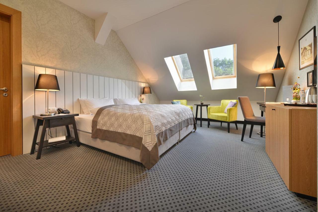 Family Room Hotel AVANA****