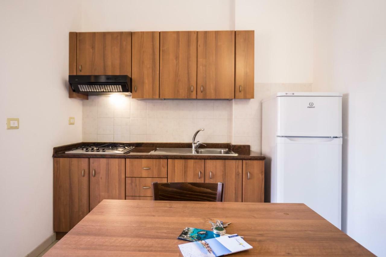 Large Two-Bedroom Apartment,818473442:JPEG