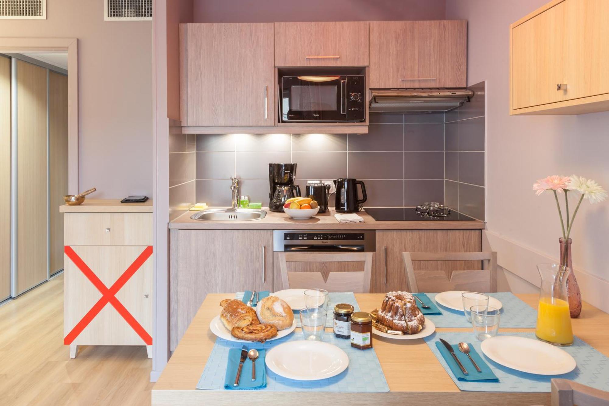 One-Bedroom Apartment,821641949:JPEG