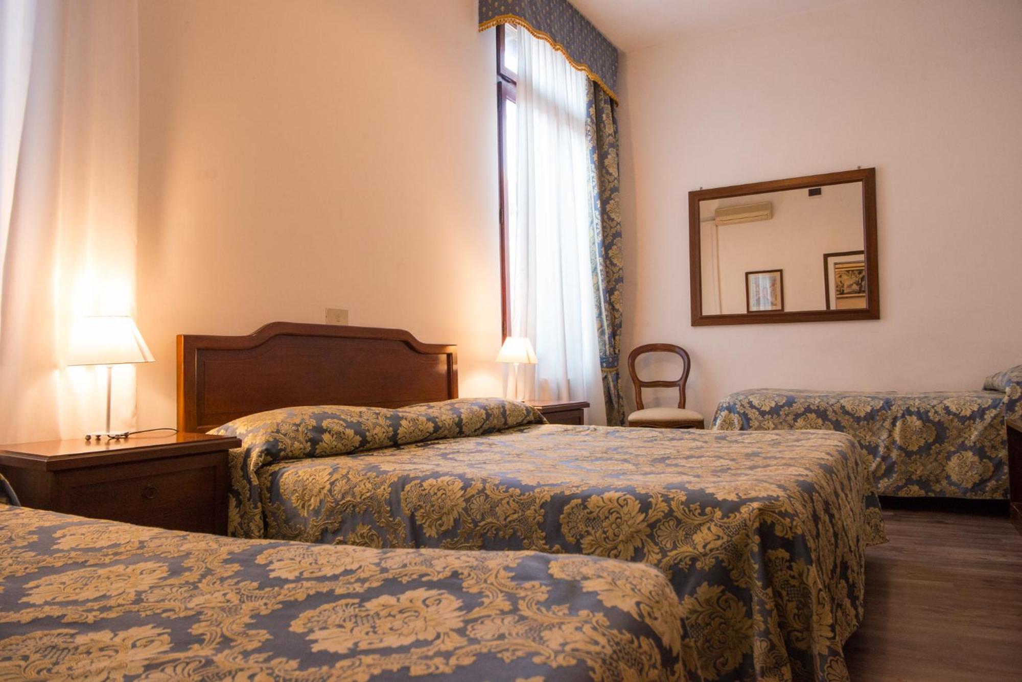 Habitación Cuádruple con baño privado interno