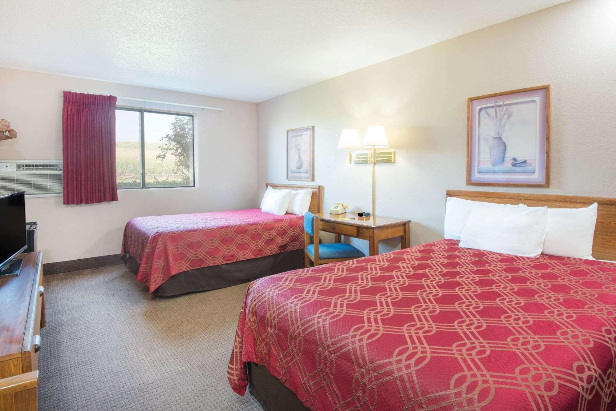 Double Room with Two Double Beds - Non-Smoking