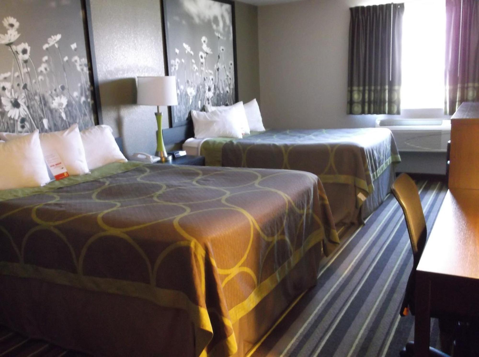 Queen Room Two Queen Beds Non-Smoking