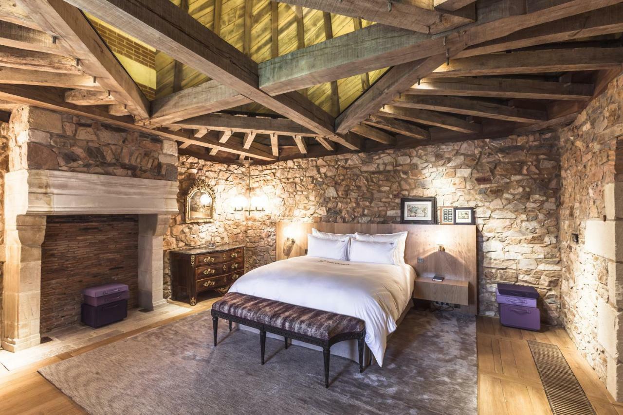 Double Room,825386846:JPEG