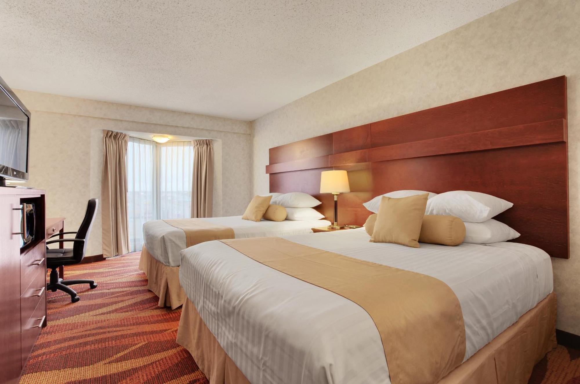 Queen Room with Two Queen Beds - Smoking