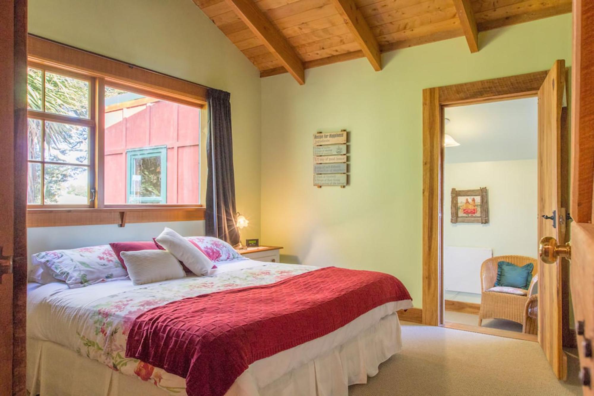 One-Bedroom Lodge Suite,1420843812:JPEG
