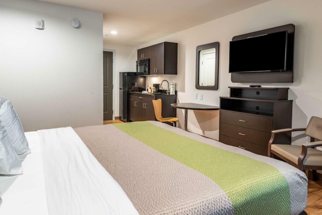 Deluxe King Room Non-Smoking