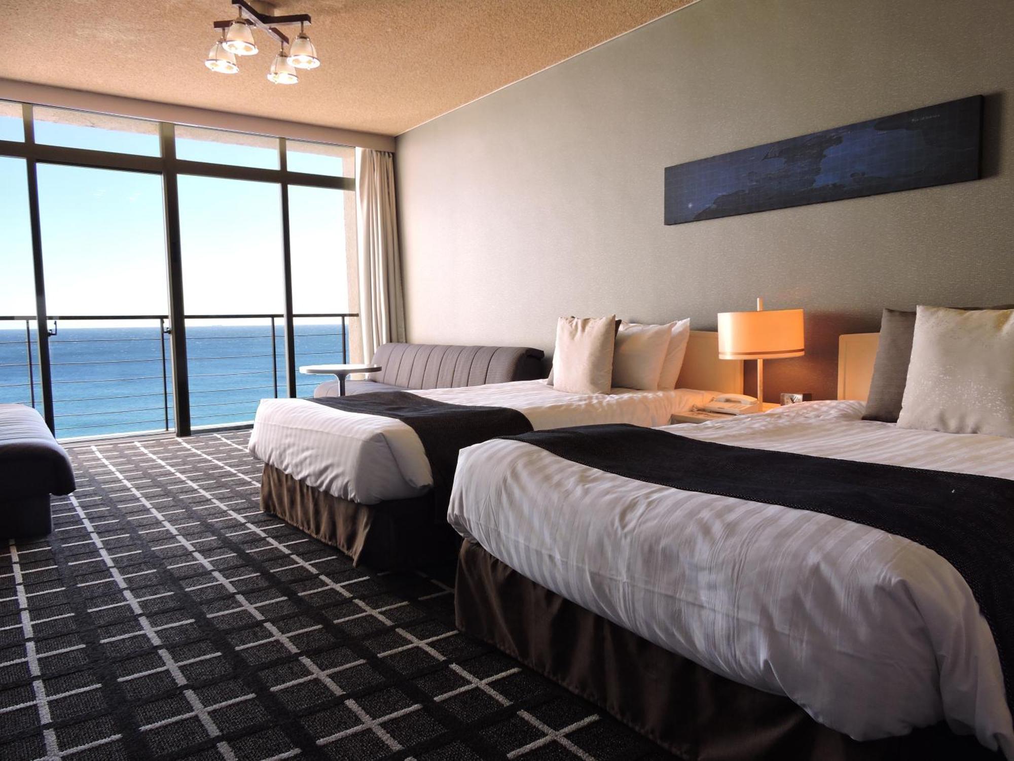 Twin Room Sofa Bed Sea view Top Floor