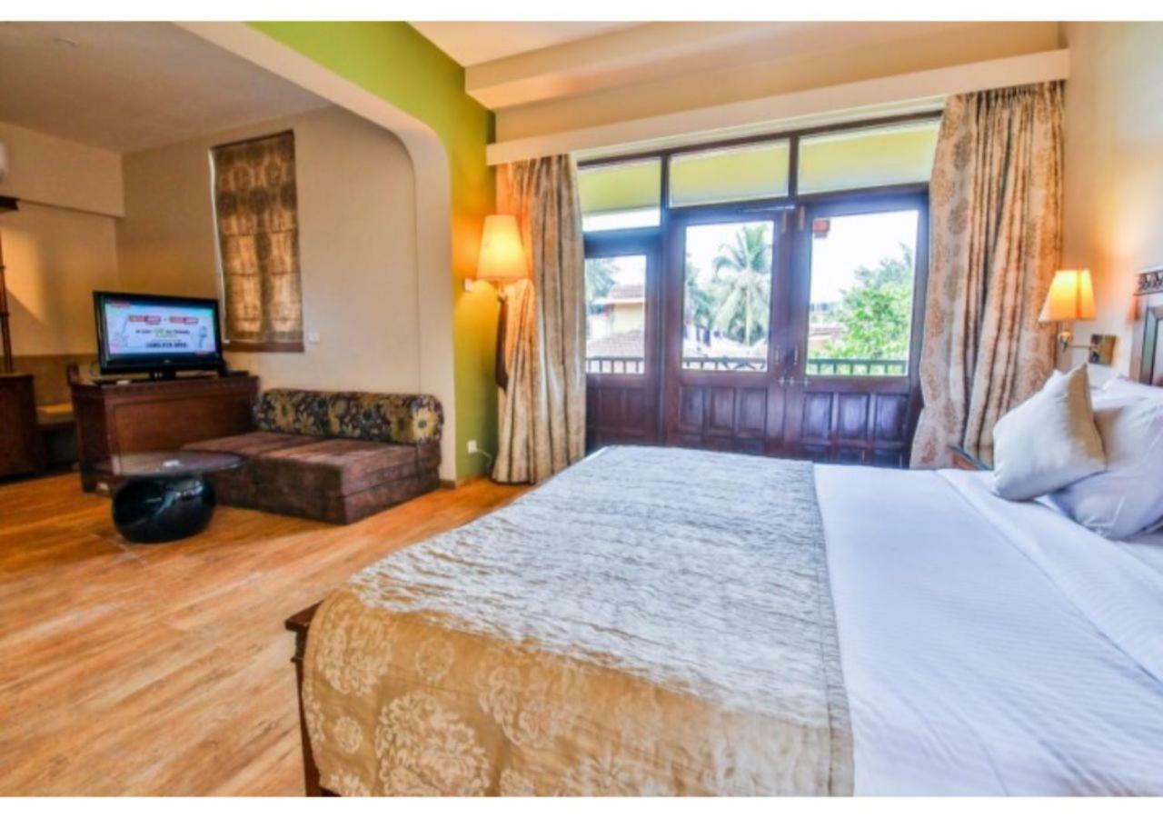 Deluxe Room with Free Airport Pickup and Drop-off - 9am to 6pm