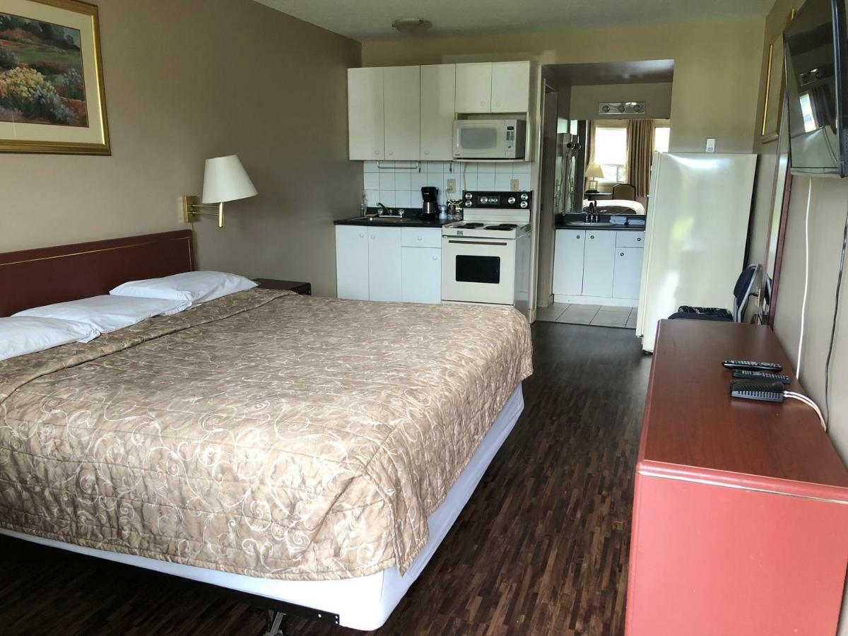 Queen Room