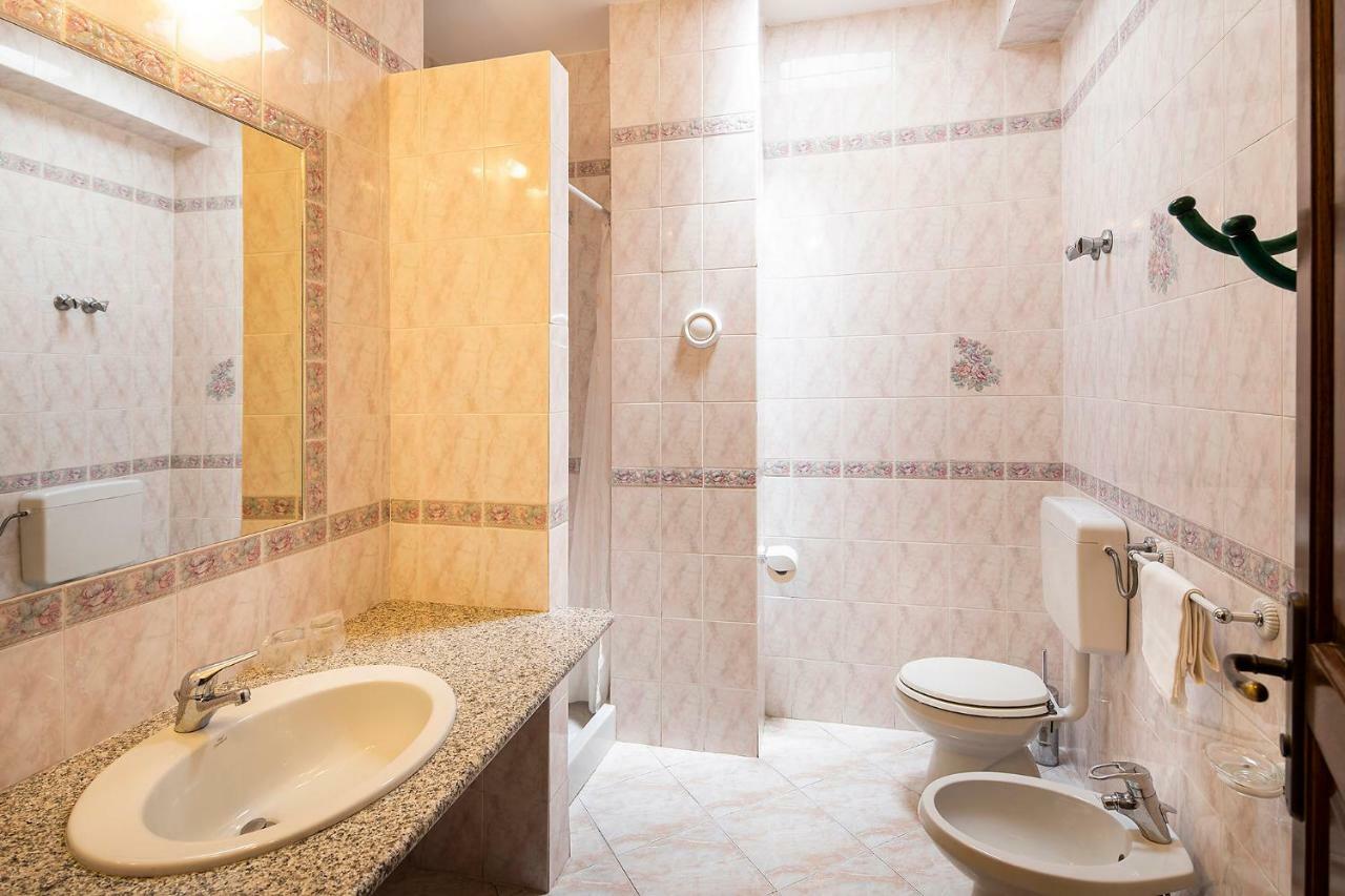 Triple Room,942907984:JPEG
