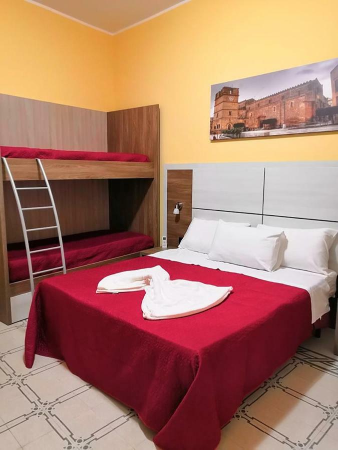 Large Double Room,907137559:JPEG