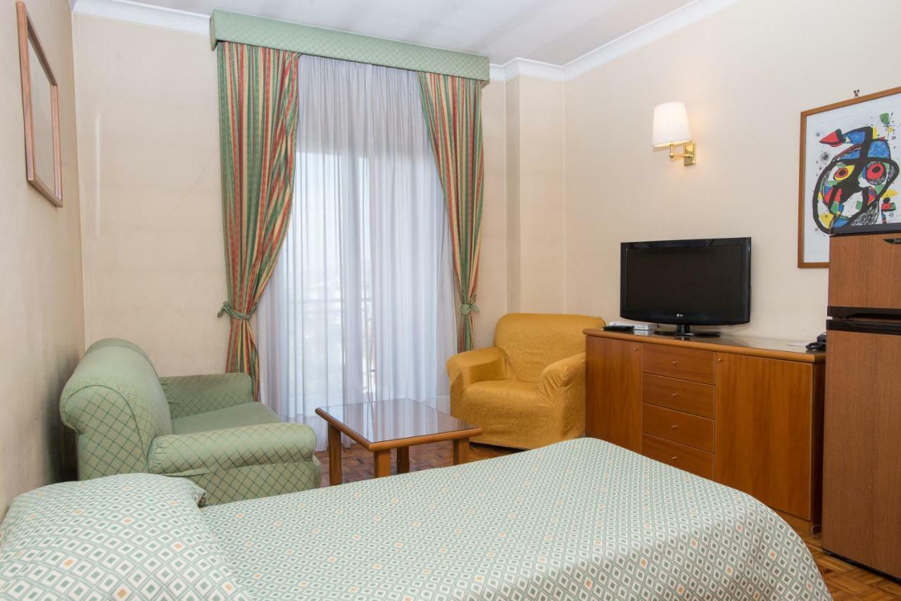 Standard Triple Room,835335602:JPEG