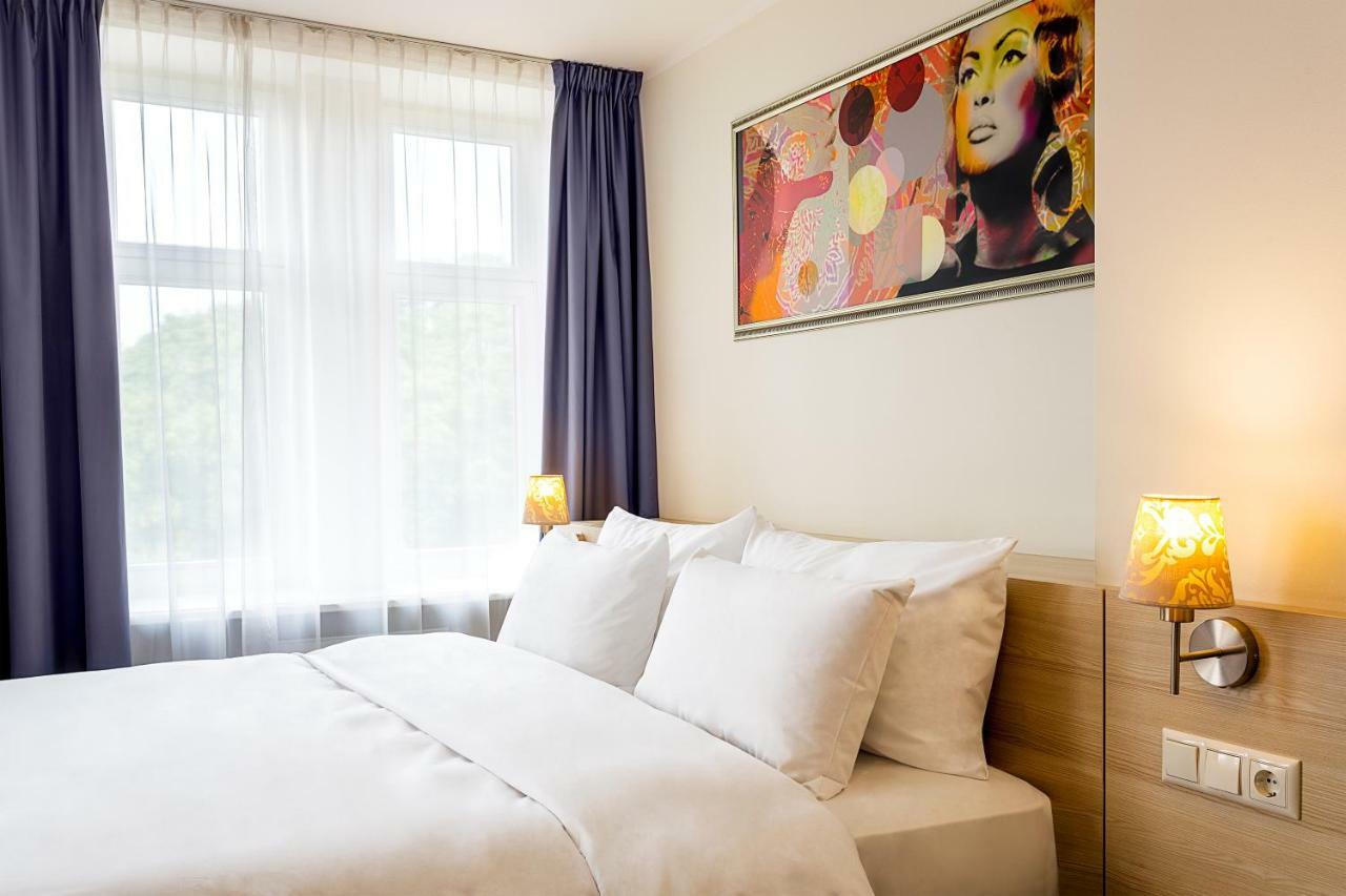 Gemütliches Zimmer mit Queensize-Bett