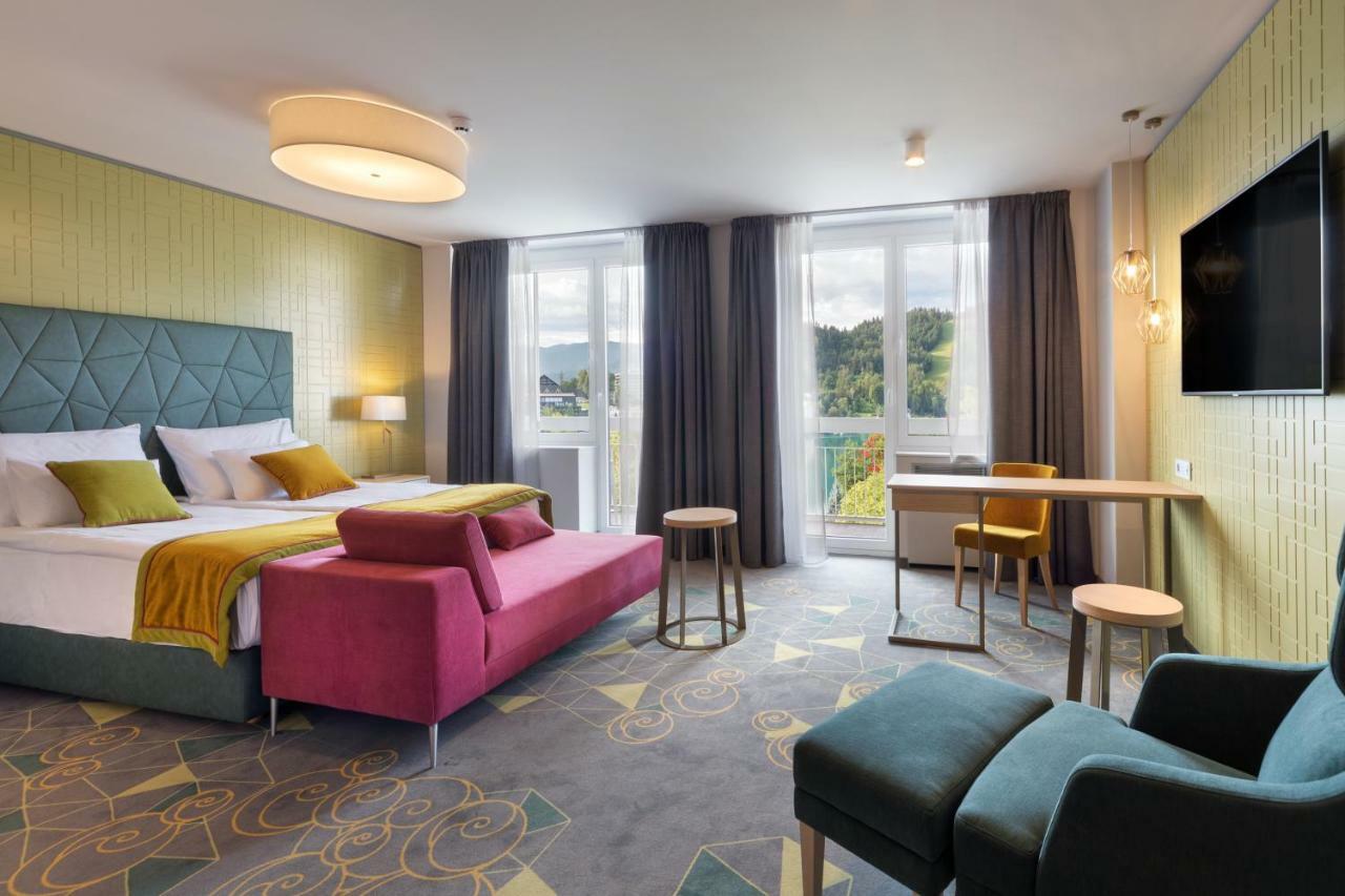 Superior Double Room with Balcony - Lake Side