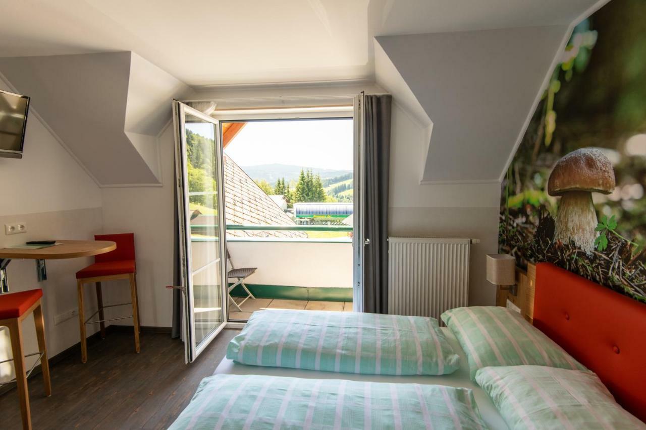 Doppelzimmer mit Balkon