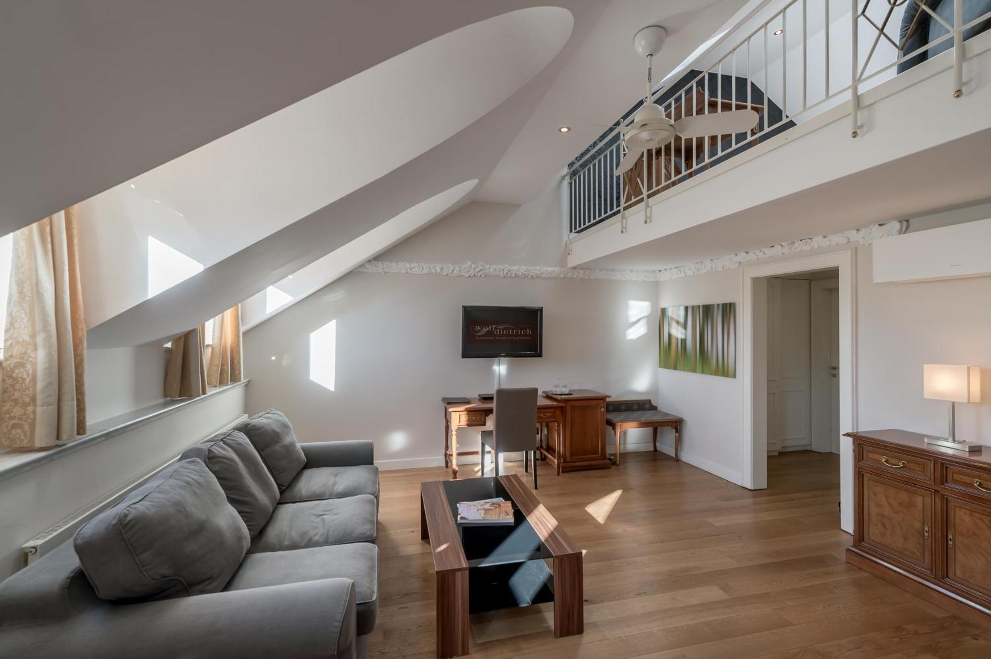 Gallery Suite Annex,843672458:JPEG