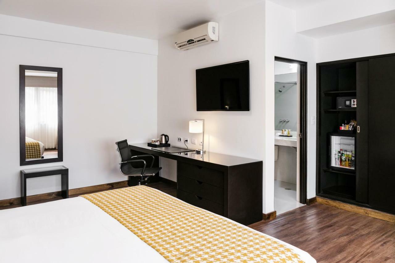 Junior King Suite - Non-Smoking