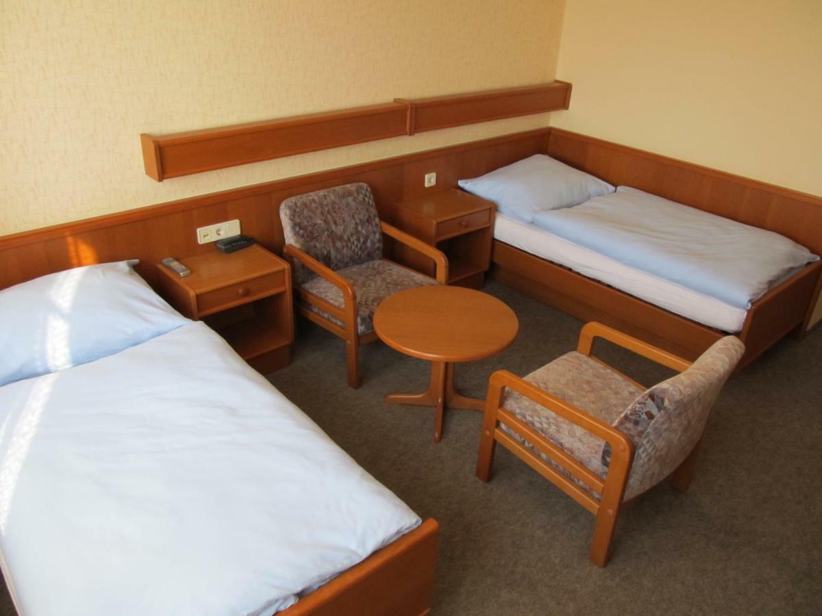 Zweibettzimmer mit eigenem Bad