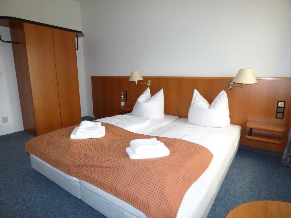 Doppelzimmer mit Gartenblick