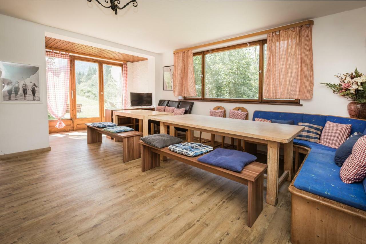 Basic Dreibettzimmer mit Gemeinschaftsbad