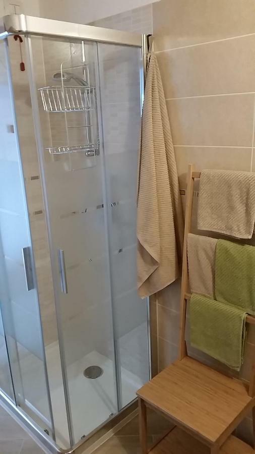 Camera Matrimoniale/Doppia con Letti Singoli con Letto Supplementare
