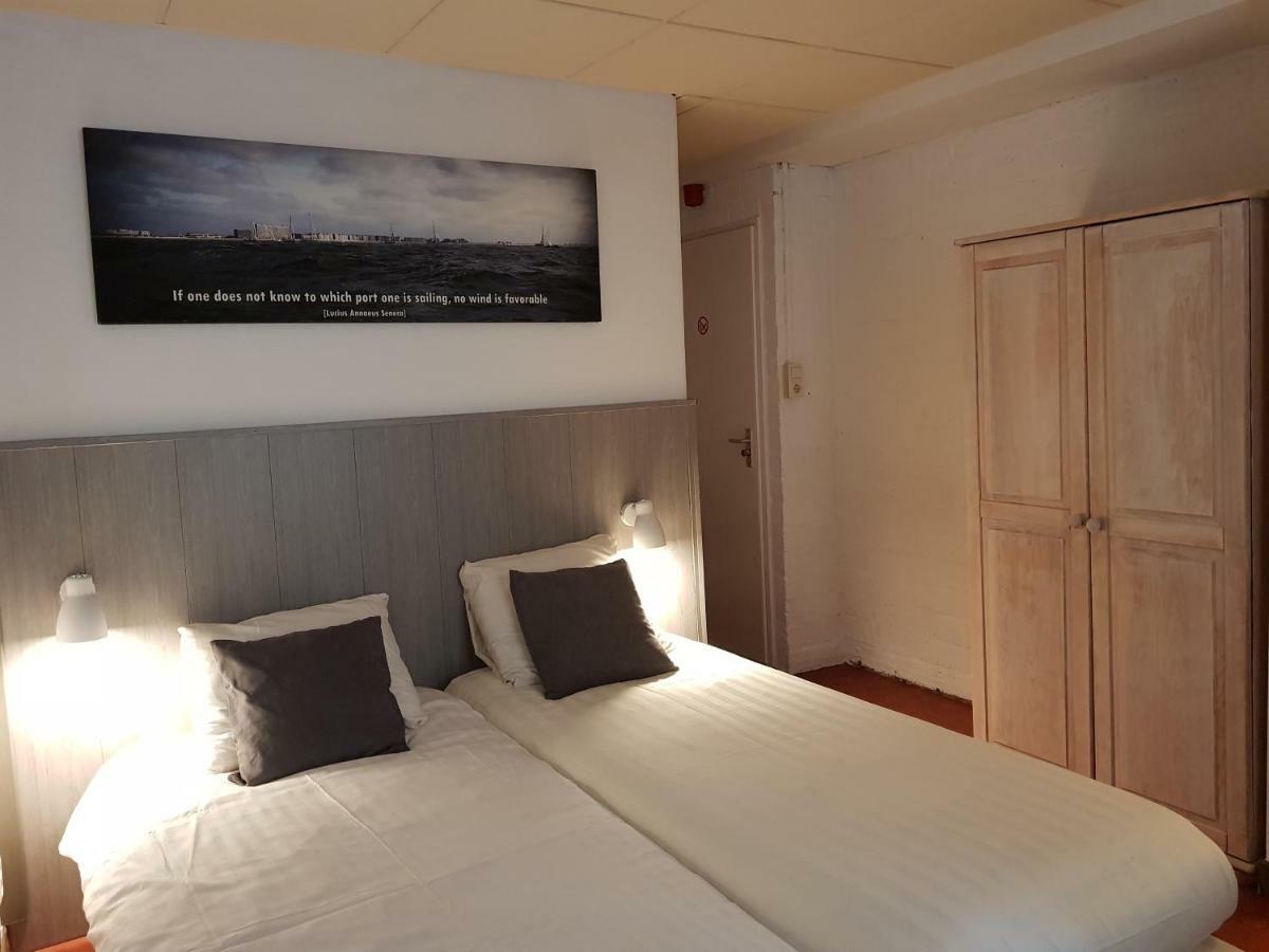 Doppel-/Zweibettzimmer mit eigenem Bad