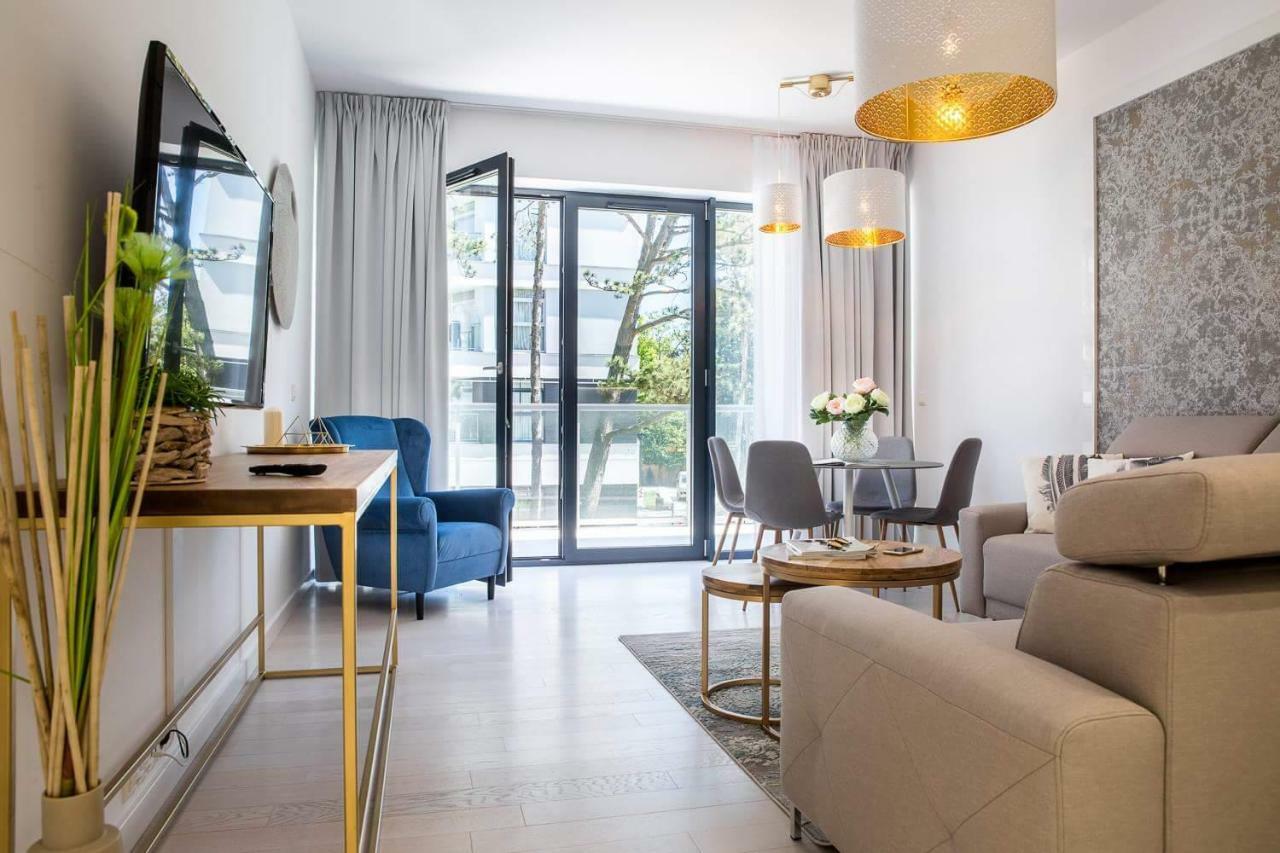 Deluxe One-Bedroom Apartment
