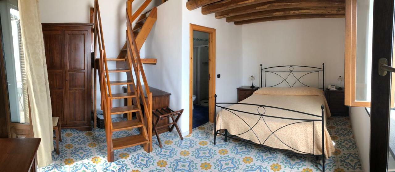 Quadruple Room,884721751:JPEG