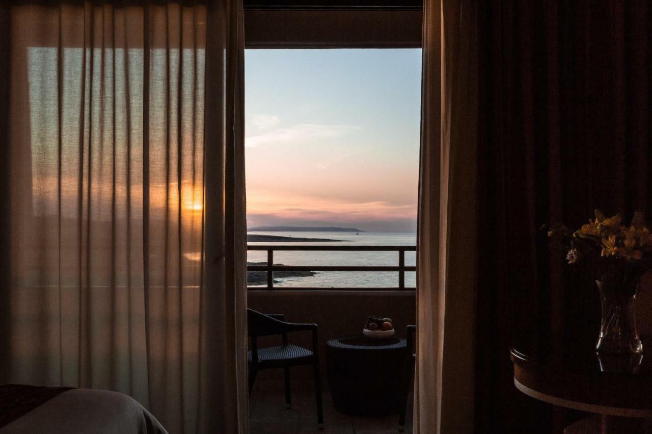 Quarto Familiar com Varanda e Vista Mar