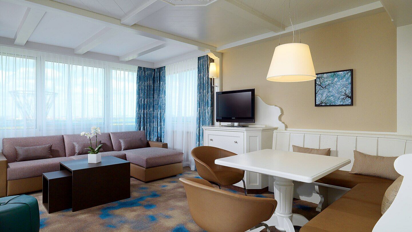 Junior Suite with Club Lounge Access