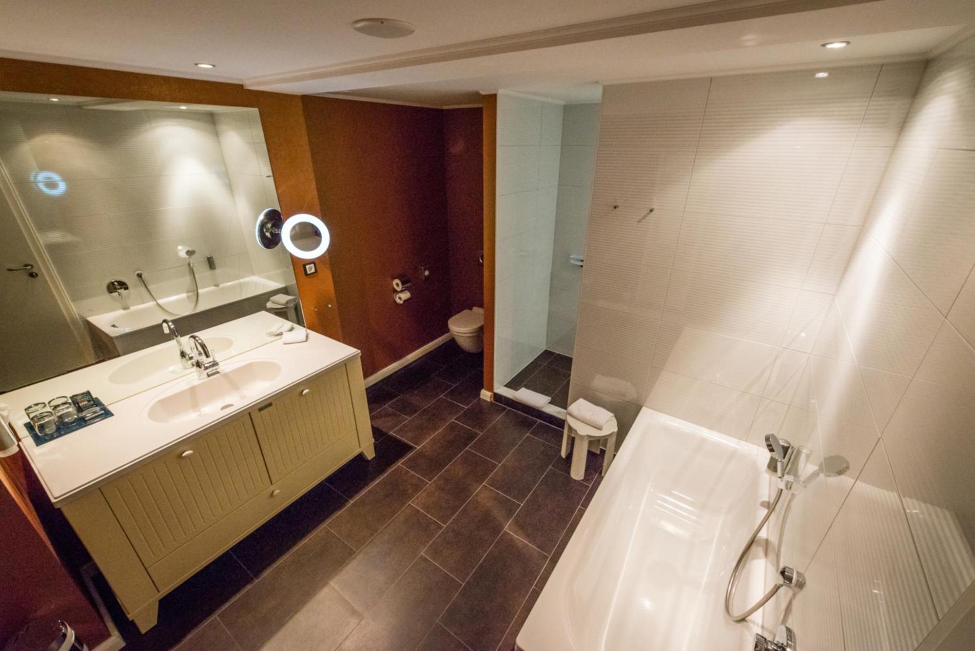 Deluxe King Size Double Room