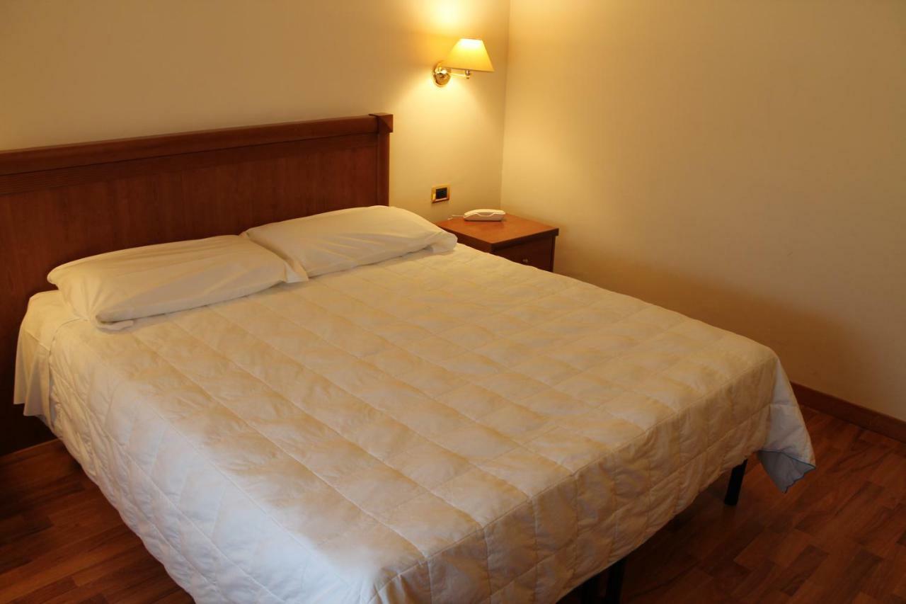 Classic Triple Room,889743595:JPEG