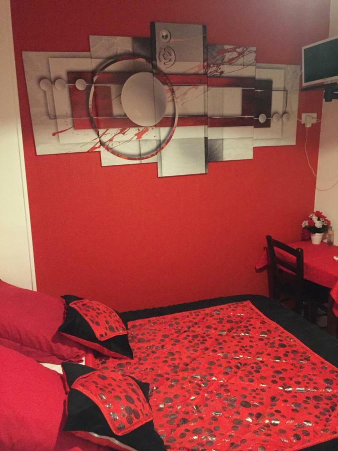 Standard Double Room with Shared Bathroom