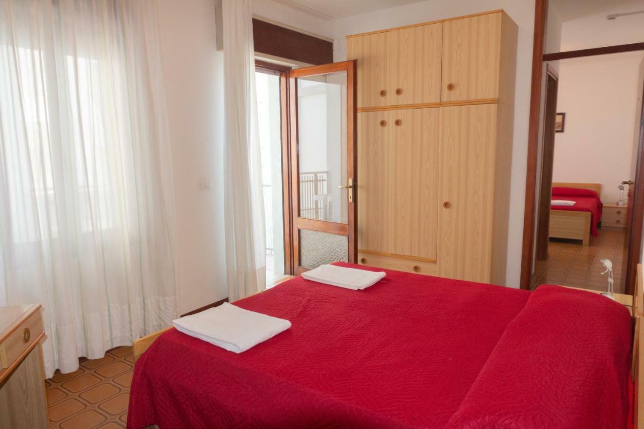 Vierbettzimmer mit Balkon