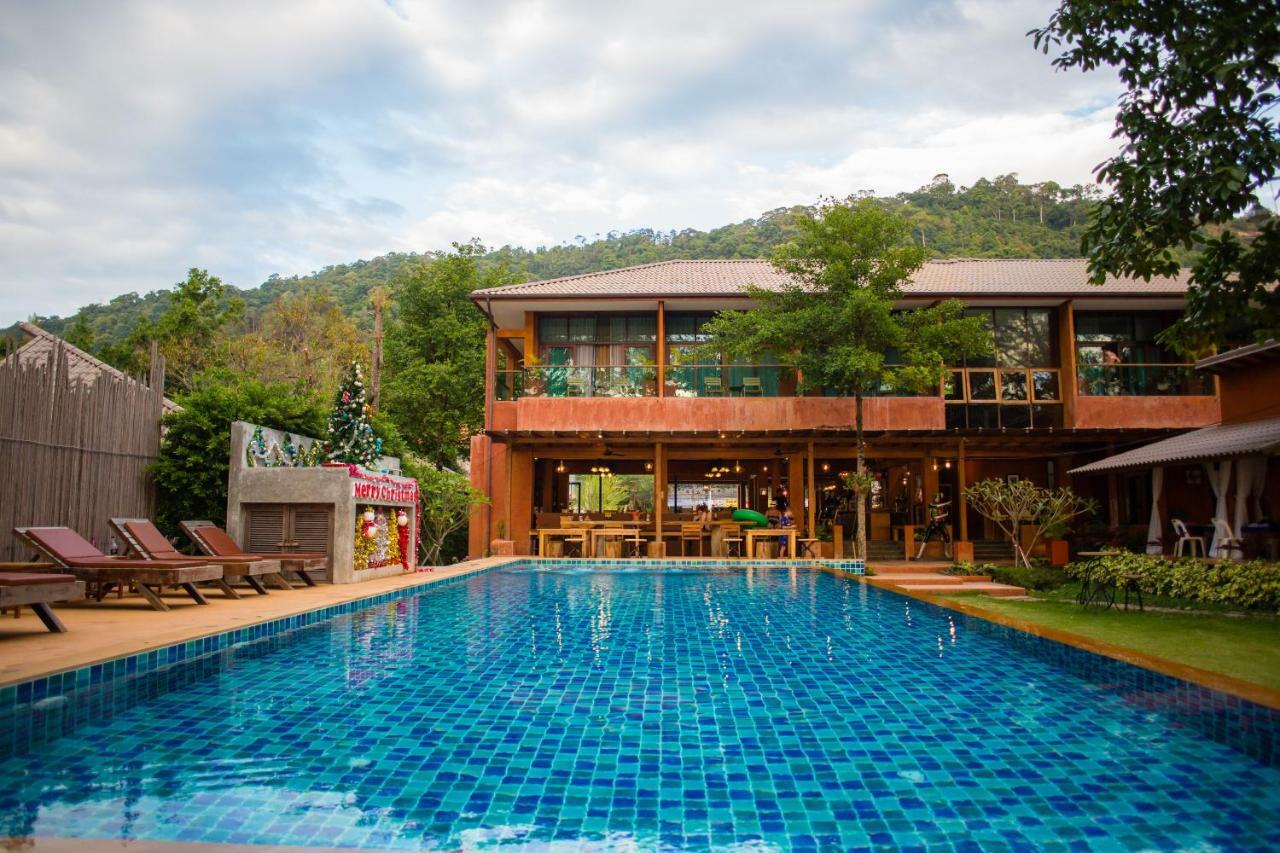 Double Room with Pool View