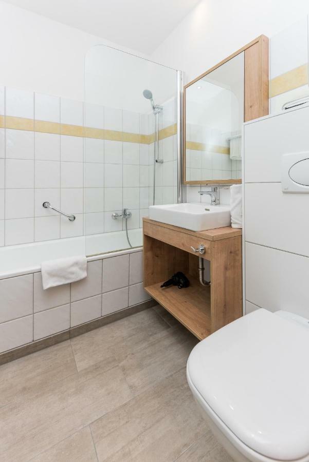 Doppelzimmer mit Balkon