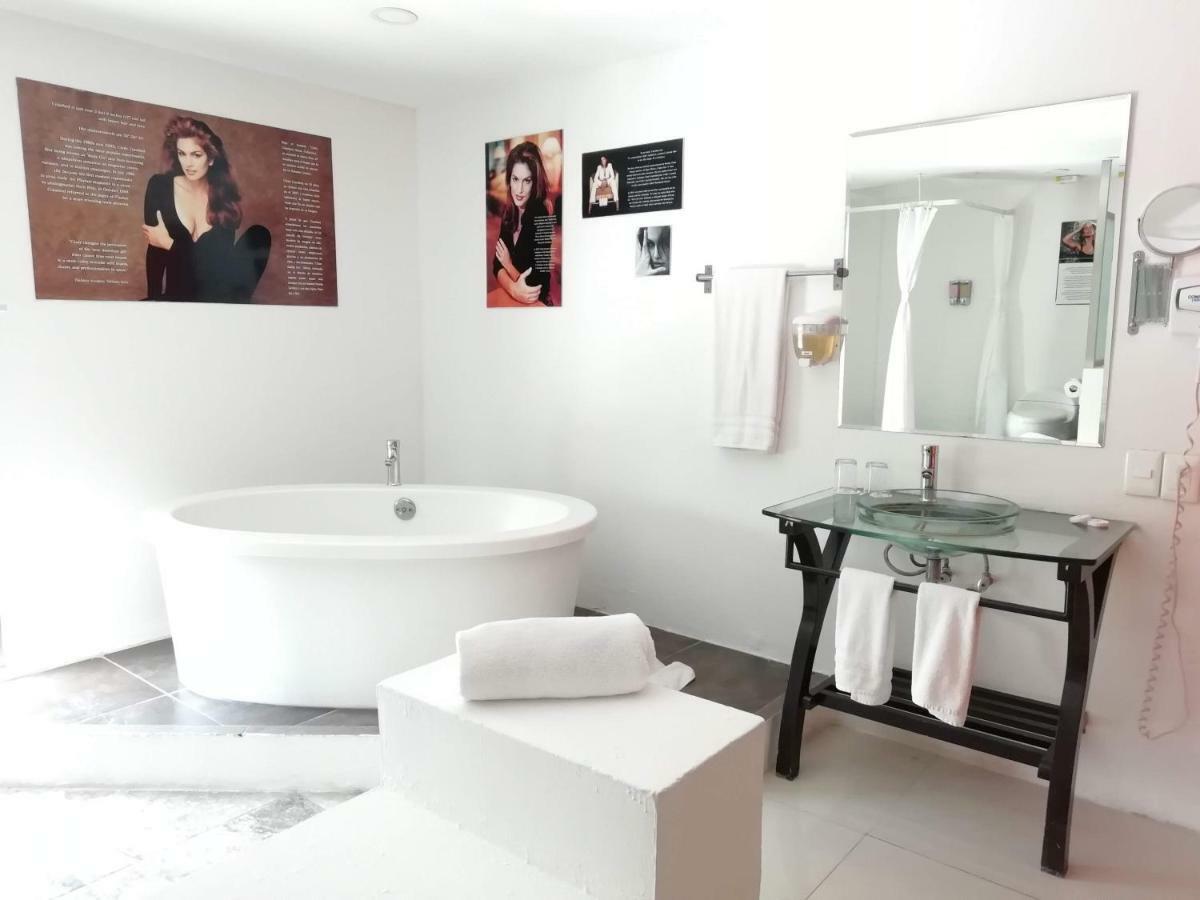 Suite Room,908203237:JPEG