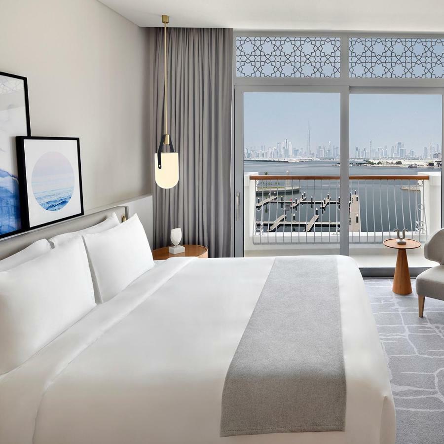 Marina View Premier Suite Corner with Private Balcony