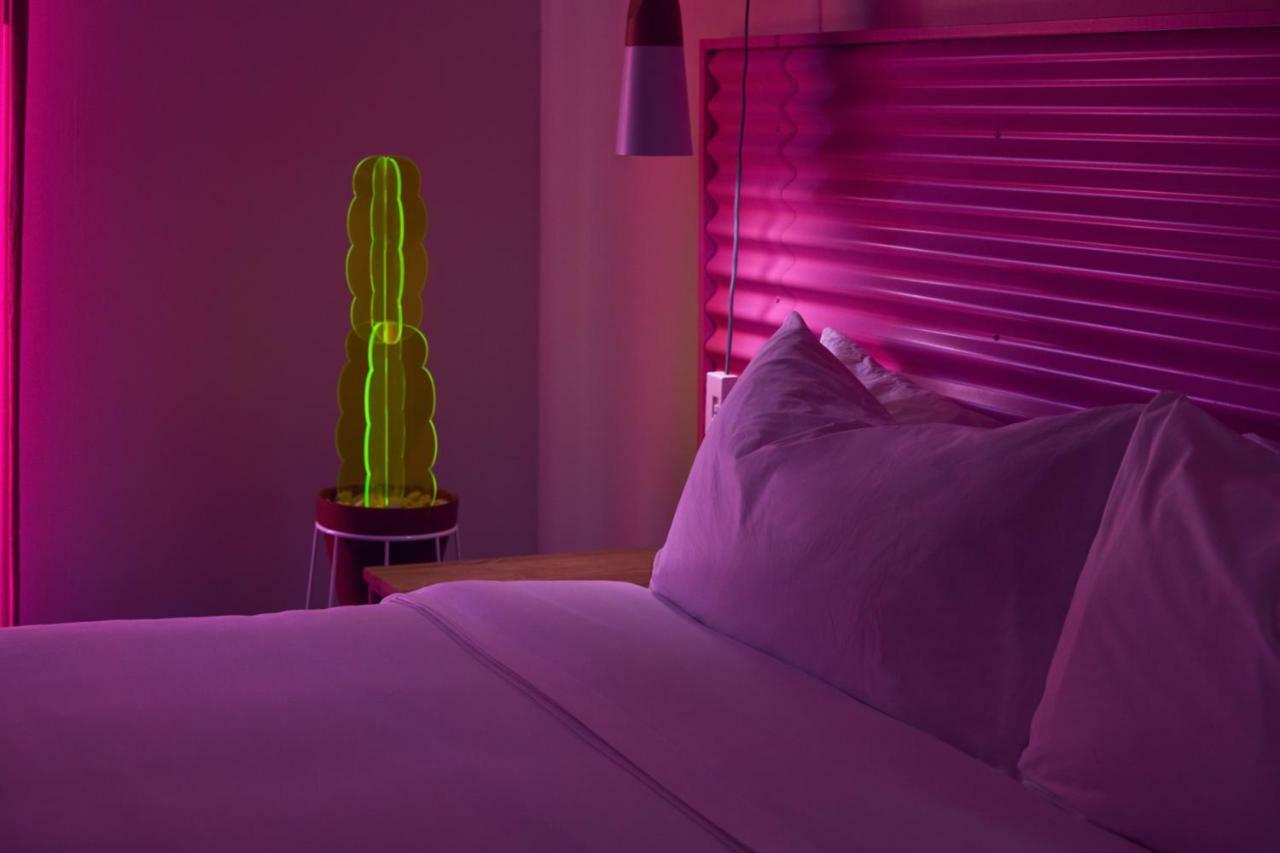 Chambre Lit King-Size - Vue sur Piscine