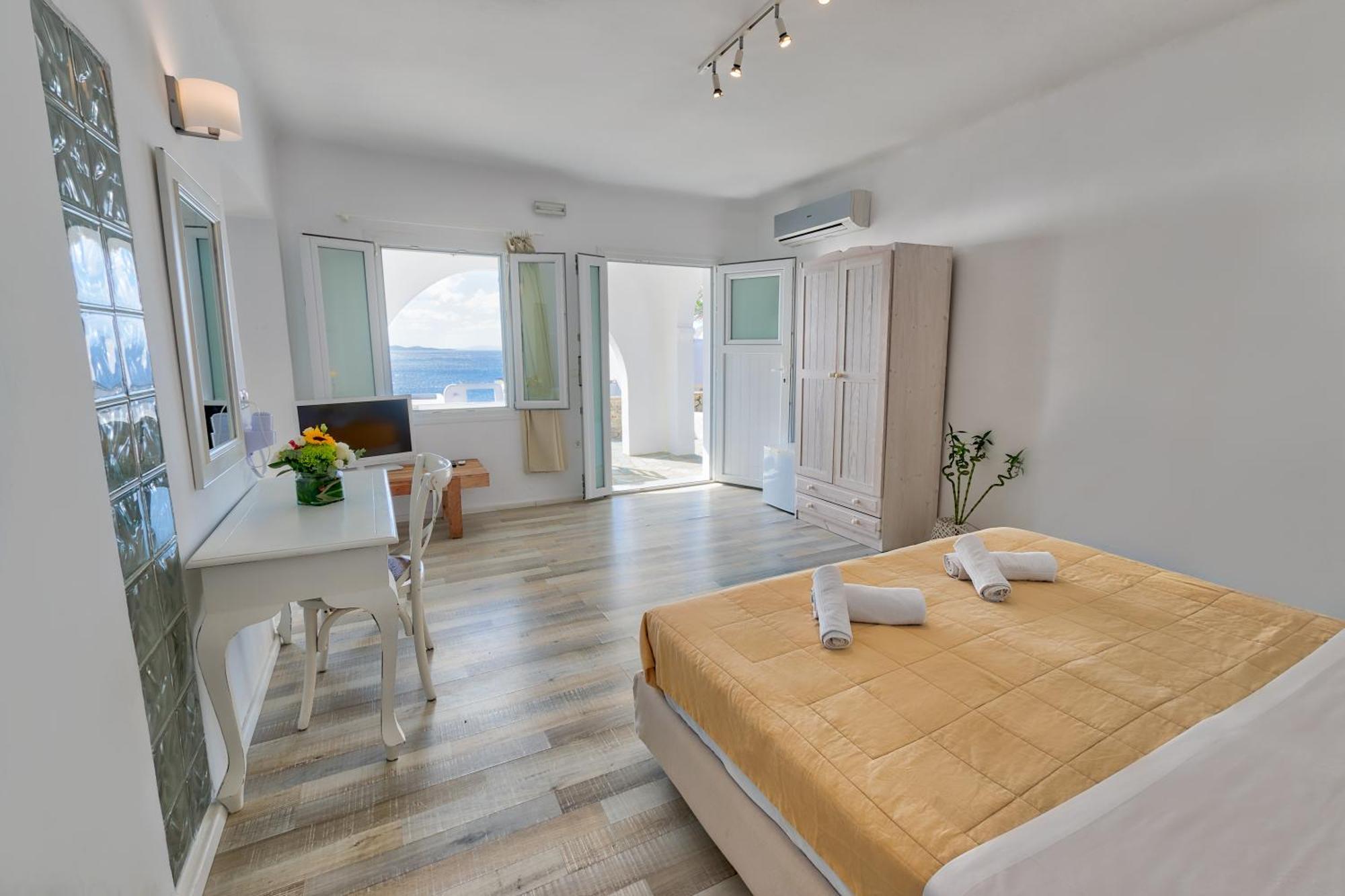 Deluxe Triple Room Balcony Sea View