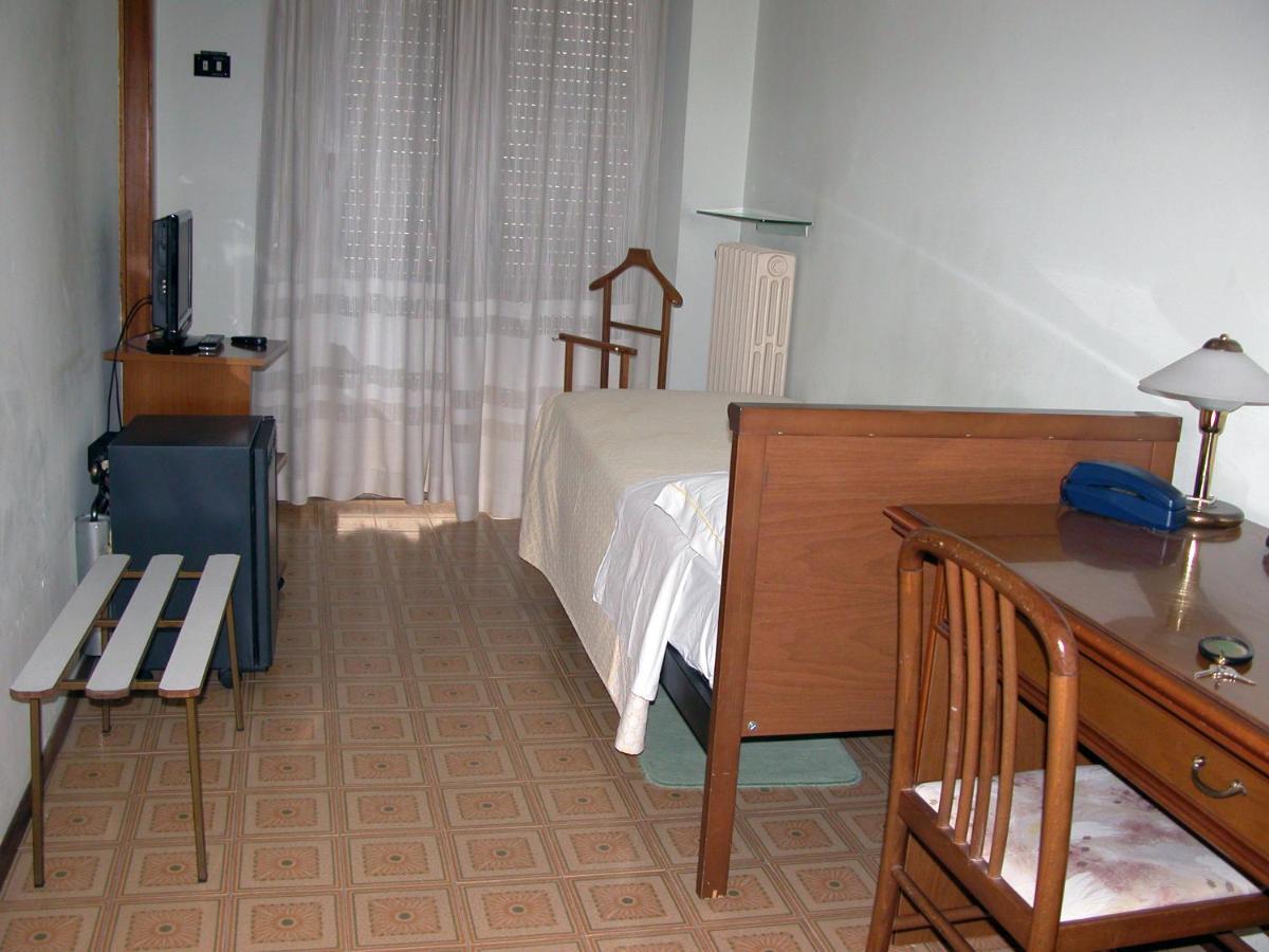 Single Room,917374513:JPEG