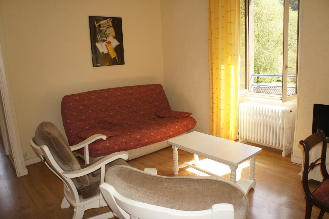One-Bedroom Apartment,918723061:JPEG