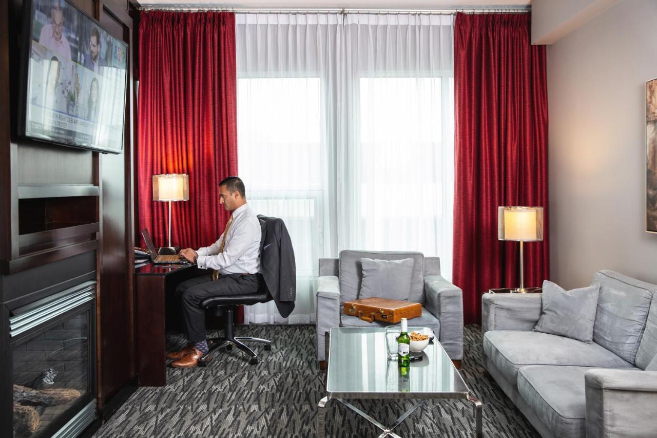 One-Bedroom King Suite