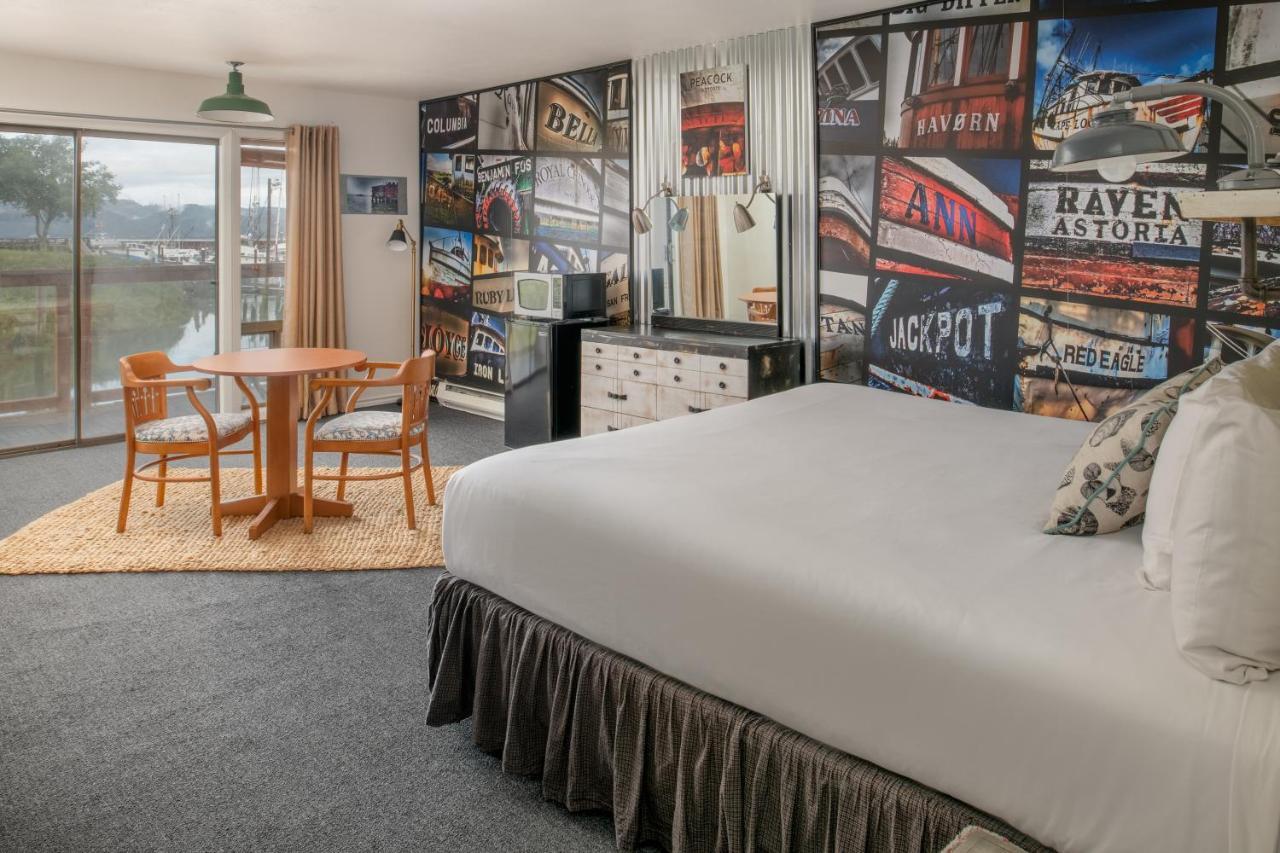 Deluxe King Room No Pets Allowed