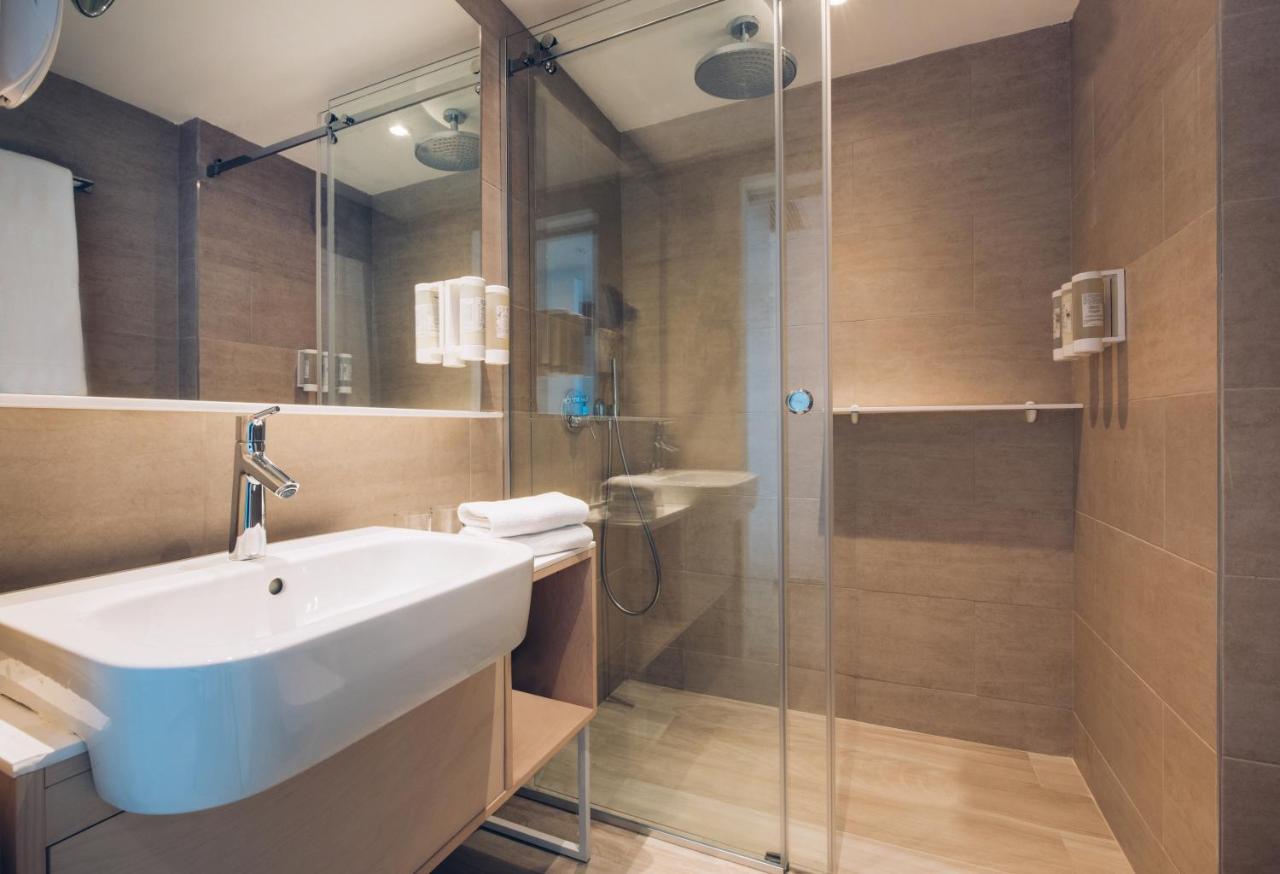 Quarto Duplo com Vista Mar e Localização Prioritária para Utilização Única